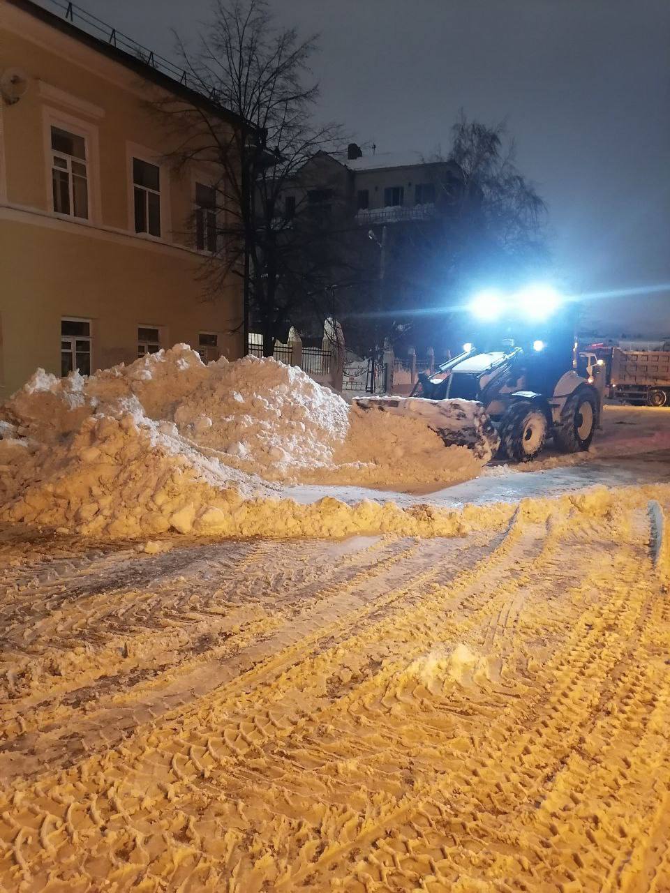 Более 1 млн тонн снега вывезли с улиц Казани этой зимой Более 1 млн тонн снега вывезли с улиц Казани этой зимой
