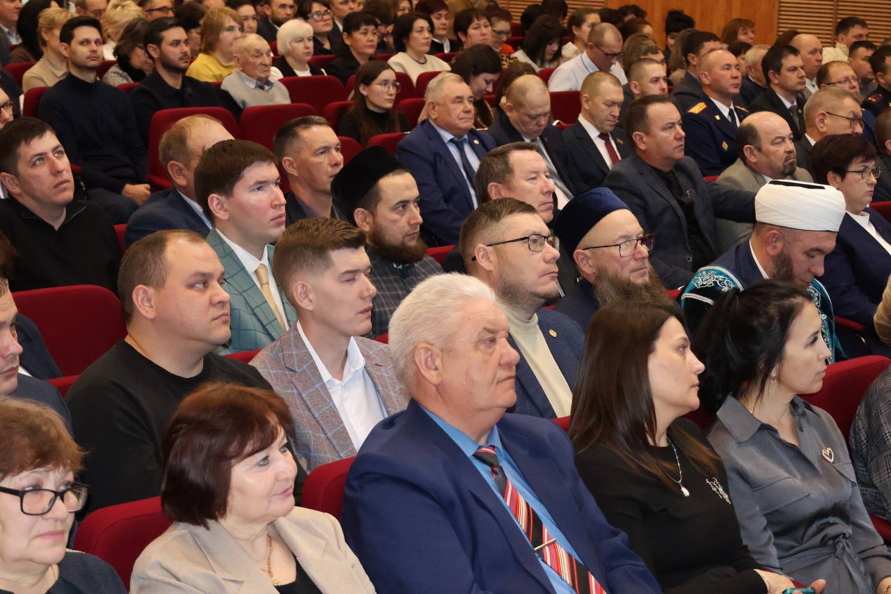 Марат Ахметов: “В Сармановском районе созданы благоприятные условия для ведения бизнеса” Марат Ахметов: “В Сармановском районе созданы благоприятные условия для ведения бизнеса”