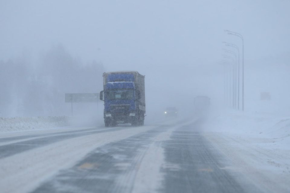 Из-за непогоды на участках федеральных трасс РТ ограничат движение автобусов и грузовиков