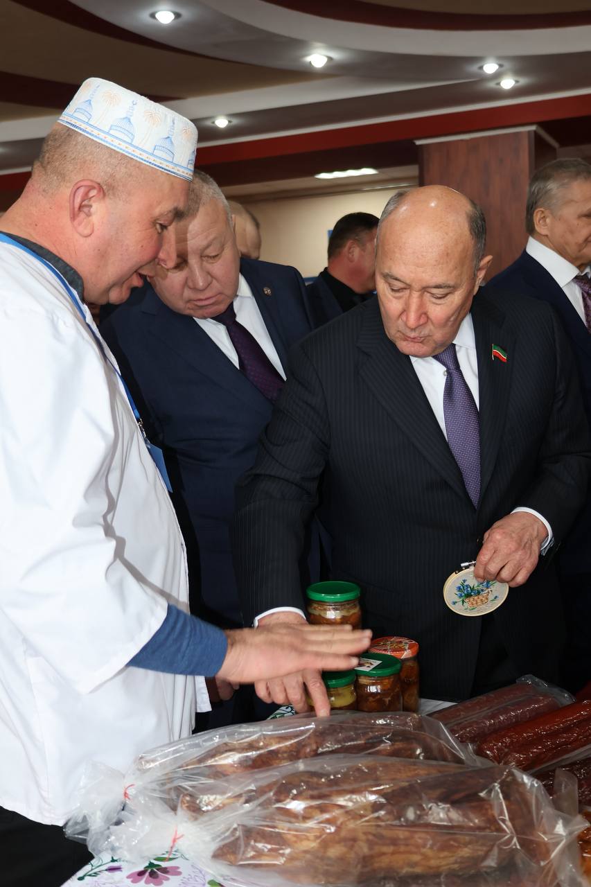 Марат Ахметов: “В Сармановском районе созданы благоприятные условия для ведения бизнеса” Марат Ахметов: “В Сармановском районе созданы благоприятные условия для ведения бизнеса”