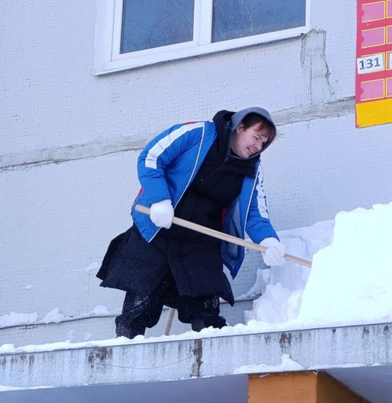 Студенческие отряды Татарстана подключились к уборке снега в Казани