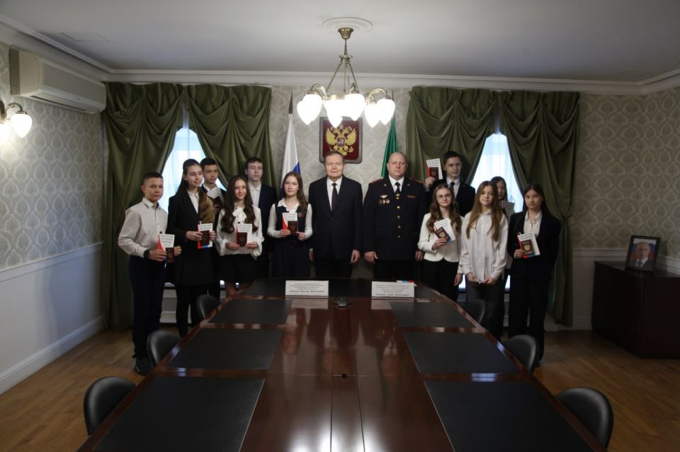 В приёмной Президента Российской Федерации в Республике Татарстан состоялось вручение первых паспортов юным татарстанцам