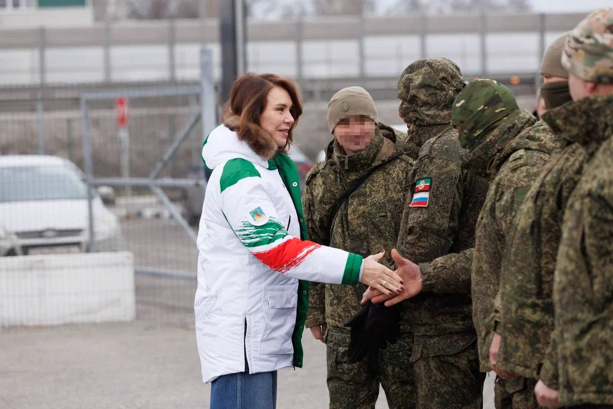 Федеральный координатор проекта партии «Единая Россия «Предпринимательство» Альфия Когогина передала очередной гуманитарный груз бойцам СВО