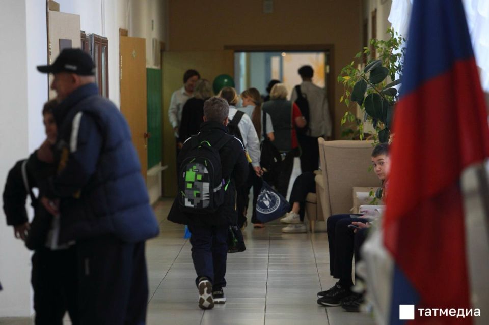 Из-за угрозы атаки БПЛА в школах Казани учащиеся вместе с учителями спускаются в предусмотренные защитные зоны