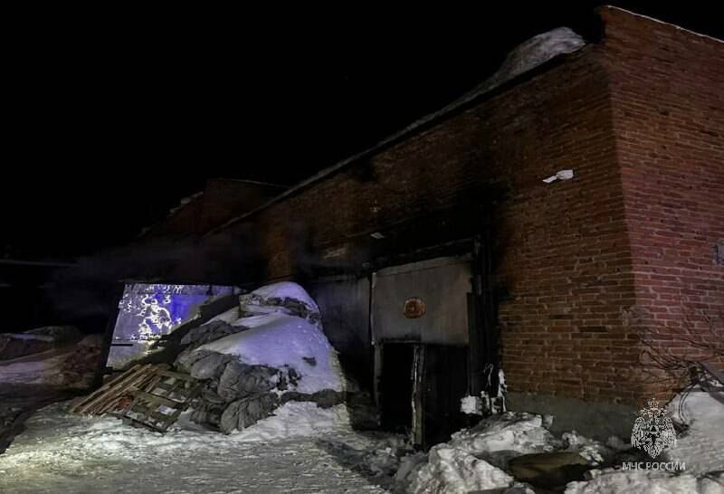 Отарах загорелась бытовка: пострадал мужчина