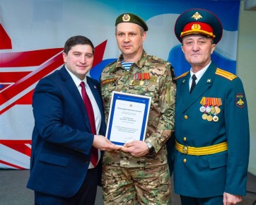 Нижнекамцы встретили наступающий День защитника Отечества праздничным концертом «Во славу российского воинства»