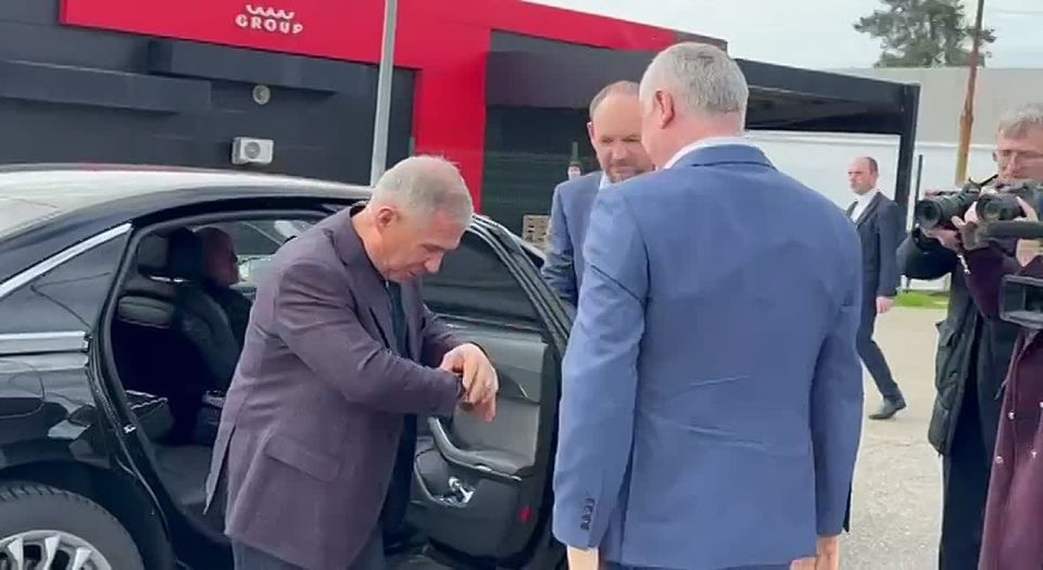 1 Глава Татарстана прибыл в Абхазию с рабочим визитом