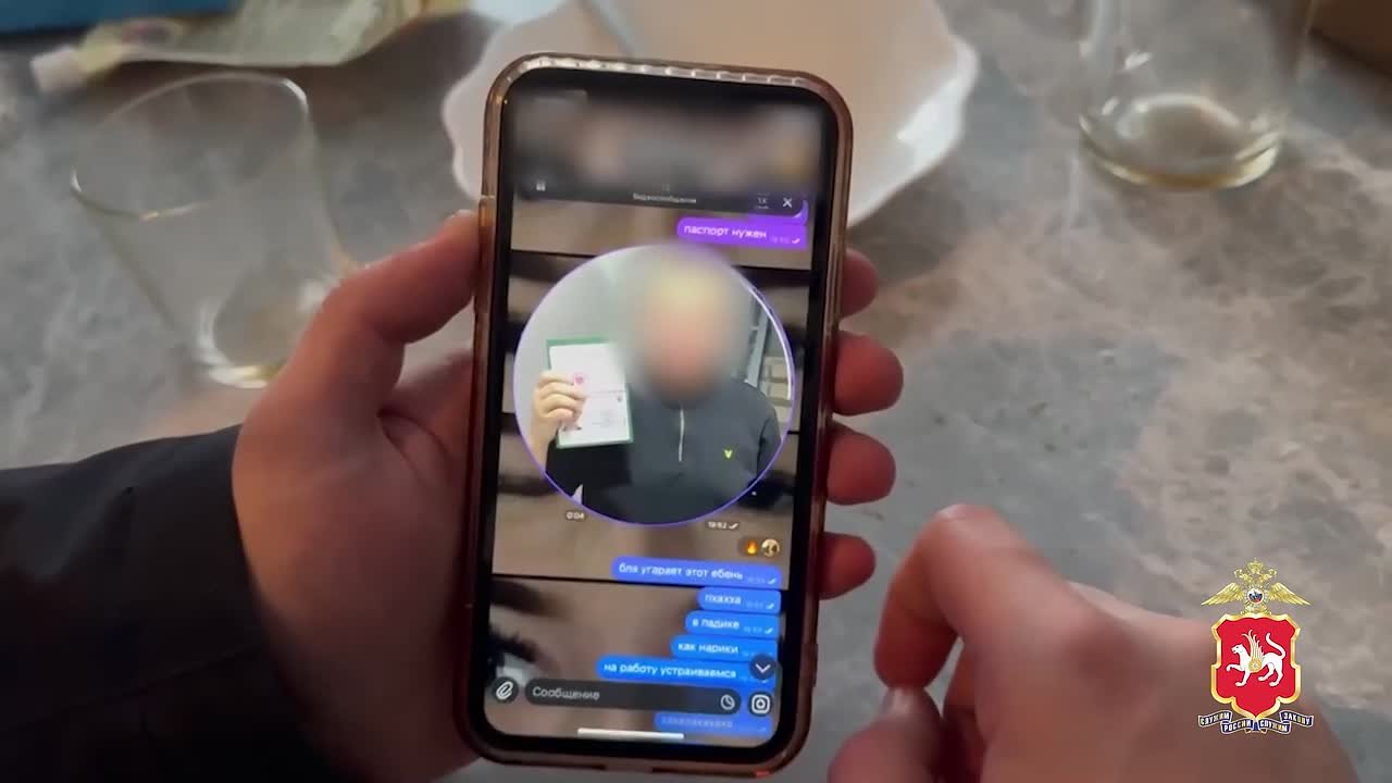 Полицейские Татарстана задержали двух парней, обслуживающих сим-боксы для мошенников