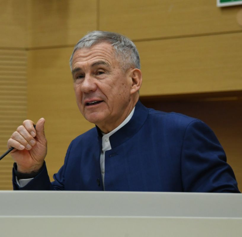 за сегодня, 25 февраля. Рустаму Миинниханову презентовали проекты, представляющие интерес для сферы нефтехимии, нефтегазовой промышленности, энергетики и машиностроения