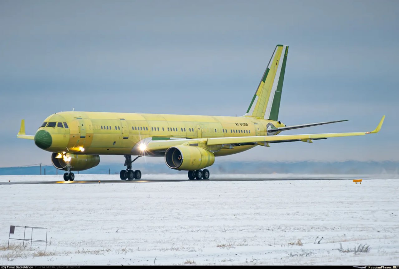 Новый пассажирский самолет Ту-214, построенный в Казани для авиакомпании «ЮВТ Аэро», прямо сейчас проводит испытательный полёт по маршруту Казань - Горно-Алтайск Новый пассажирский самолет Ту-214, построенный в Казани для авиакомпании «ЮВТ Аэро», прямо сейчас проводит испытательный полёт по маршруту Казань - Горно-Алтайск