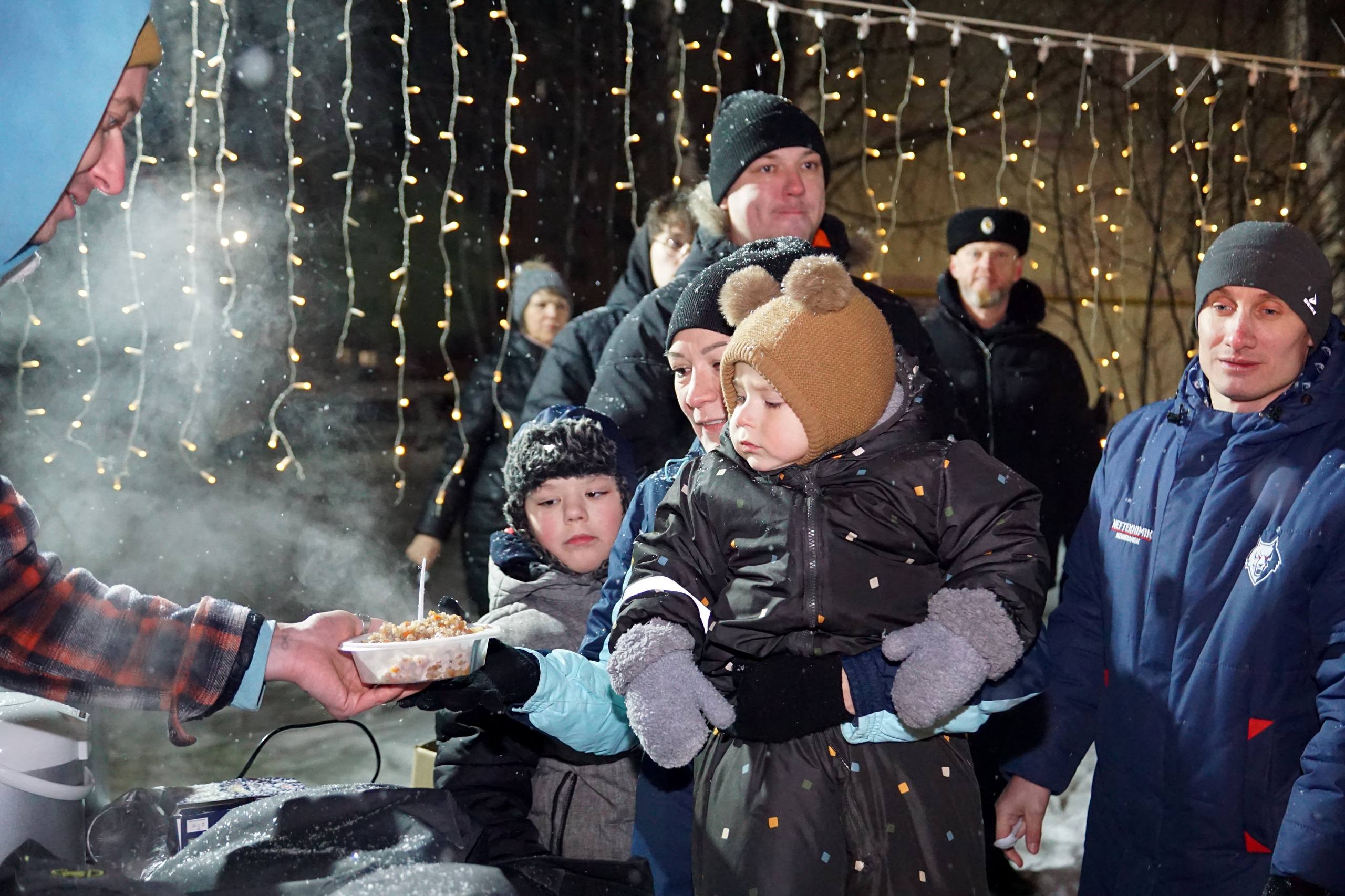 Накануне во дворе дома №95 по проспекту Мира прошло яркое мероприятие «Татарские традиции» в рамках зимнего проекта «Курше» и программы «Зима в Татарстане» при поддержке Раиса РТ Накануне во дворе дома №95 по проспекту Мира прошло яркое мероприятие «Татарские традиции» в рамках зимнего проекта «Курше» и программы «Зима в Татарстане» при поддержке Раиса РТ