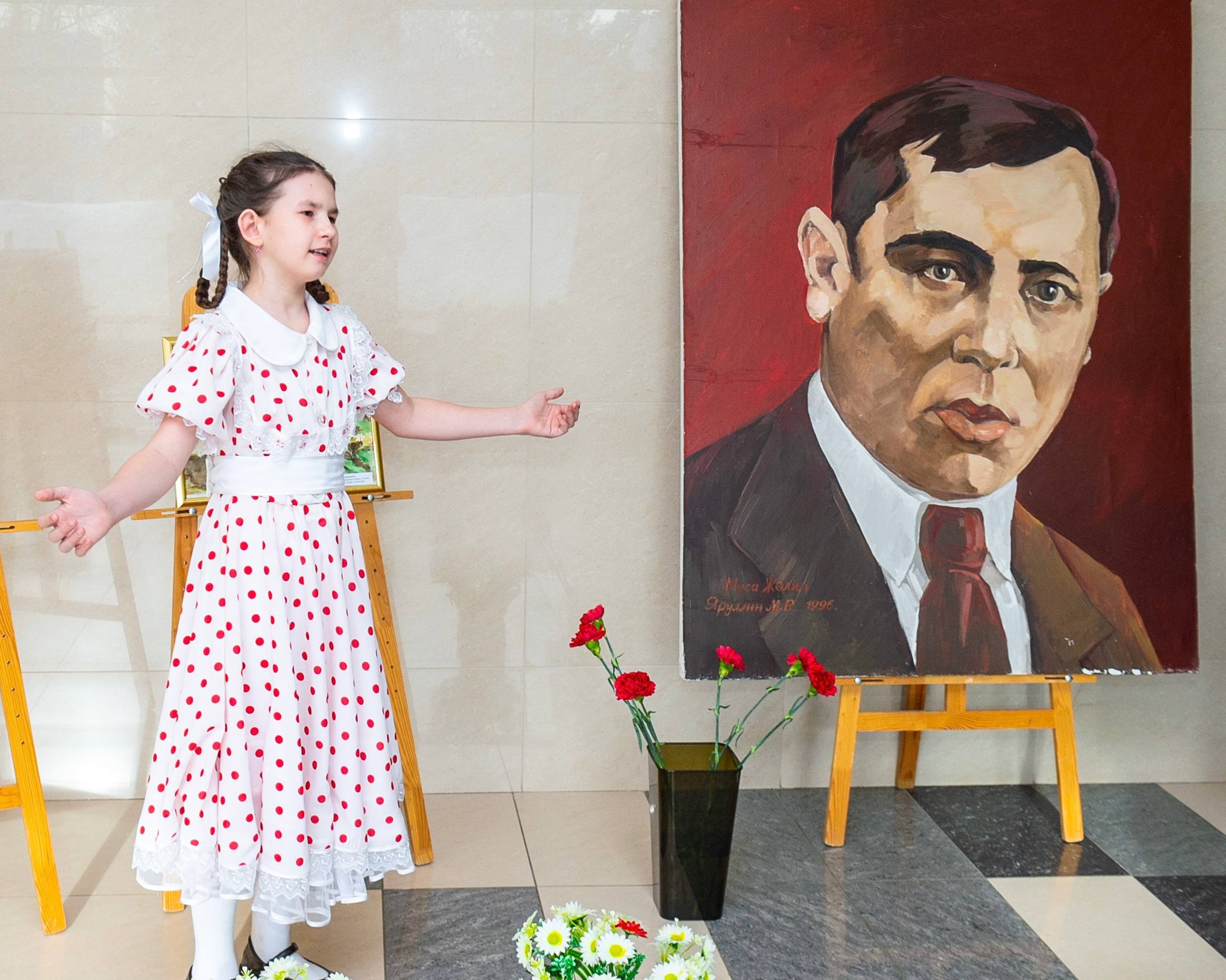 В Нижнекамске прошли торжественные мероприятия, посвящённые 120летию со дня рождения великого татарского поэта Мусы Джалиля