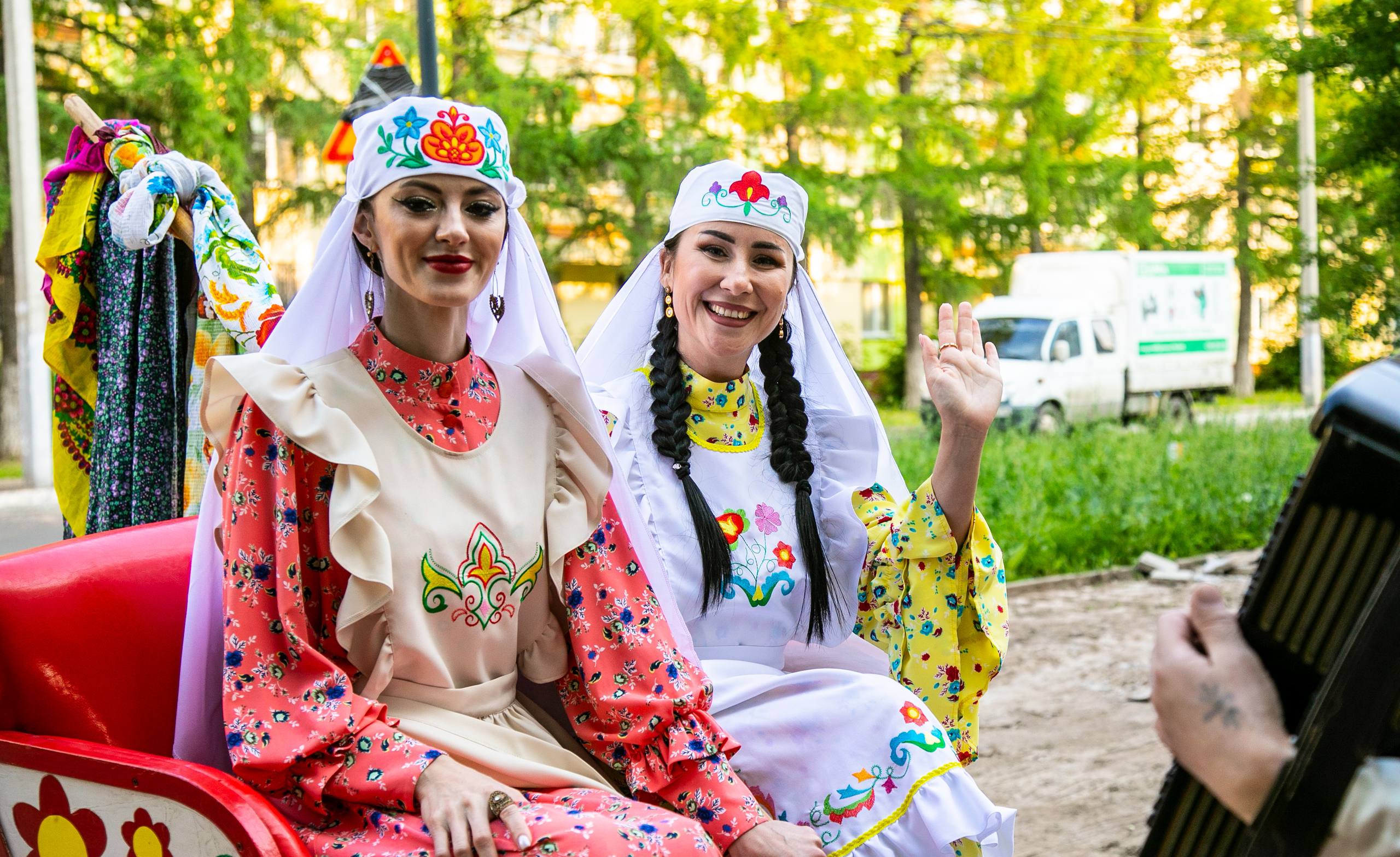 Продолжается приём заявок на ежегодный муниципальный конкурс «Леди национальность», посвящённый Году единства народов России!