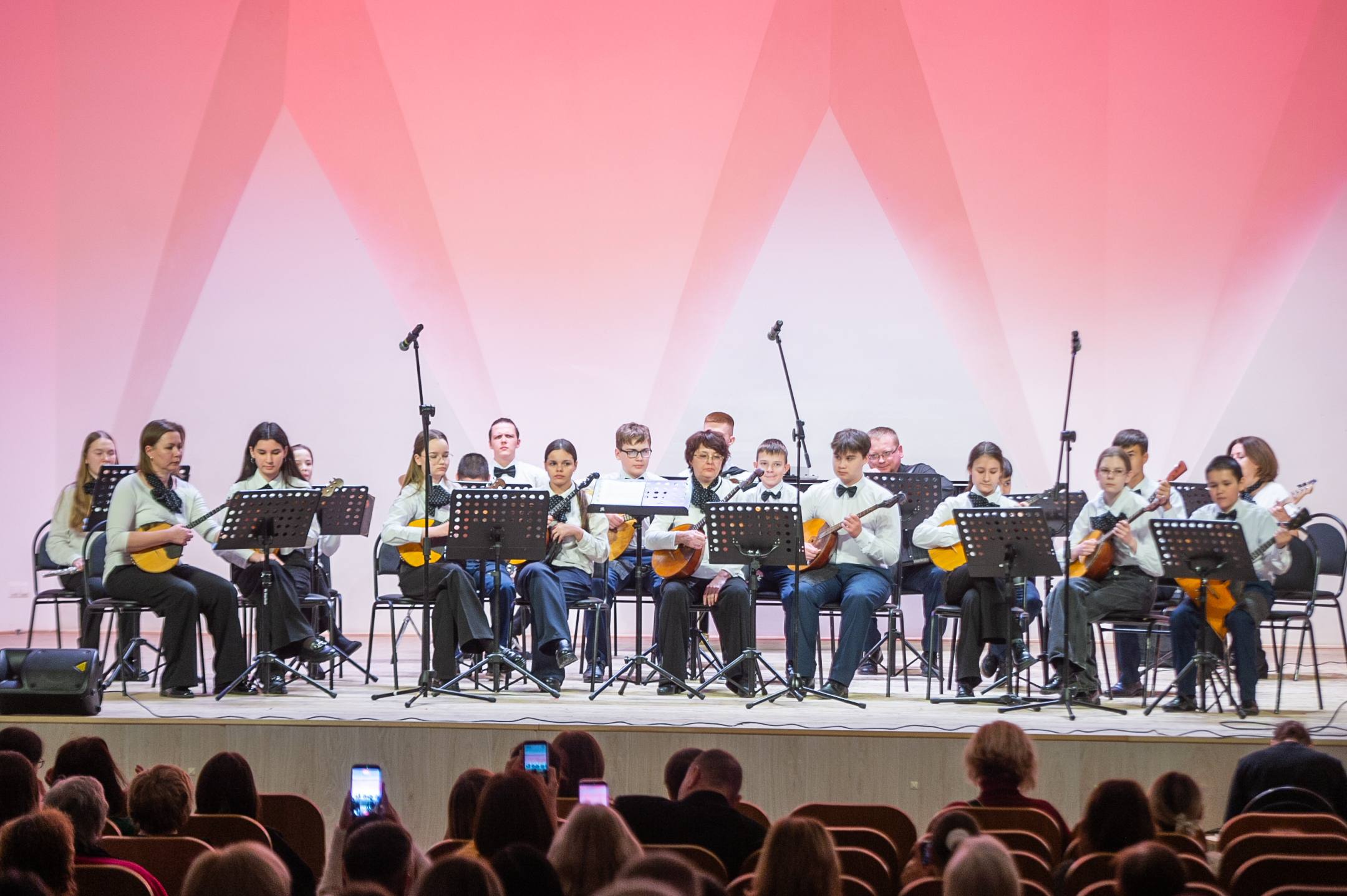 Накануне в концертном зале музыкального колледжа им. С.Сайдашева прошёл тёплый и вдохновляющий благотворительный вечер «Доблесть в сердце — музыка в душе!» Накануне в концертном зале музыкального колледжа им. С.Сайдашева прошёл тёплый и вдохновляющий благотворительный вечер «Доблесть в сердце — музыка в душе!»