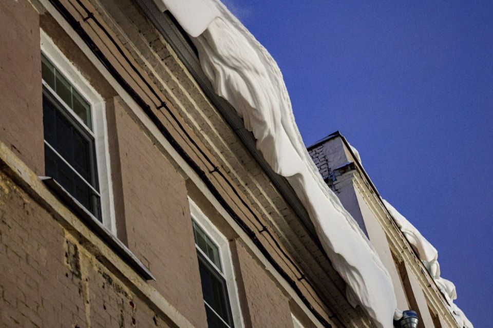 В Казани снова обрушилась крыша четырехэтажки