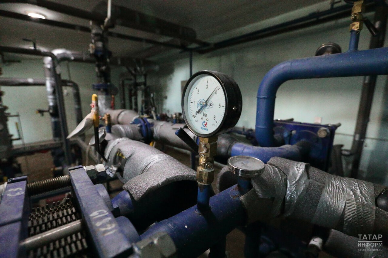 На отчетной сессии Казгордумы Ильсур Метшин поднял серьезную проблему — в 21 многоквартирном доме Казани выявлены неисправности оборудования автономных котельных, установленных на крышах