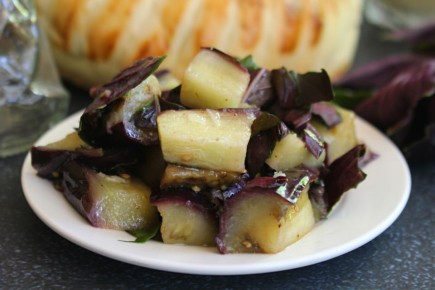 Нежные баклажаны с чесноком и ароматным базиликом