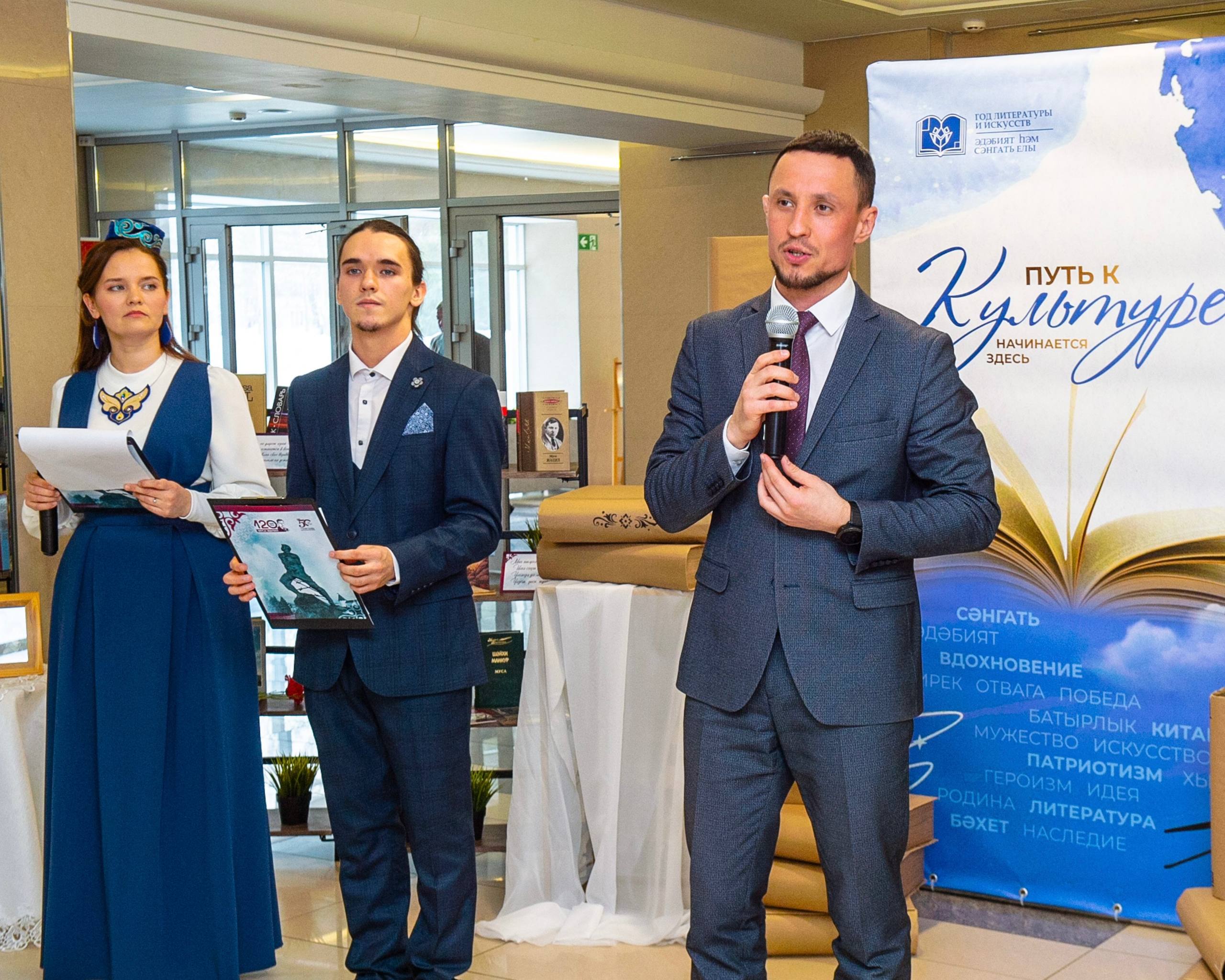 В Нижнекамске прошли торжественные мероприятия, посвящённые 120летию со дня рождения великого татарского поэта Мусы Джалиля В Нижнекамске прошли торжественные мероприятия, посвящённые 120летию со дня рождения великого татарского поэта Мусы Джалиля