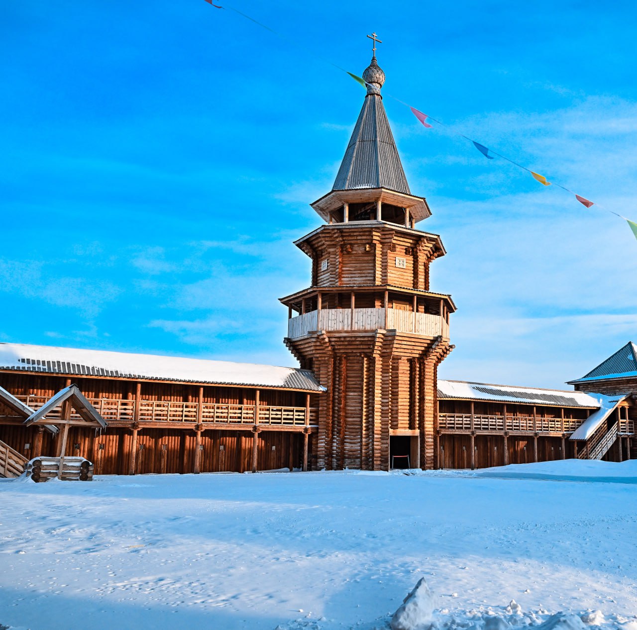 Рустам Минниханов осмотрел копию Албазинского острога и посетил амурский военно-патриотический парк «Патриот» Рустам Минниханов осмотрел копию Албазинского острога и посетил амурский военно-патриотический парк «Патриот»