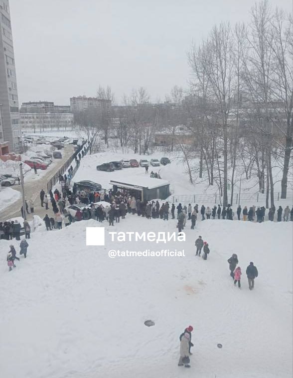 Рустам Минниханов осмотрел копию Албазинского острога и посетил амурский военно-патриотический парк «Патриот» Рустам Минниханов осмотрел копию Албазинского острога и посетил амурский военно-патриотический парк «Патриот»