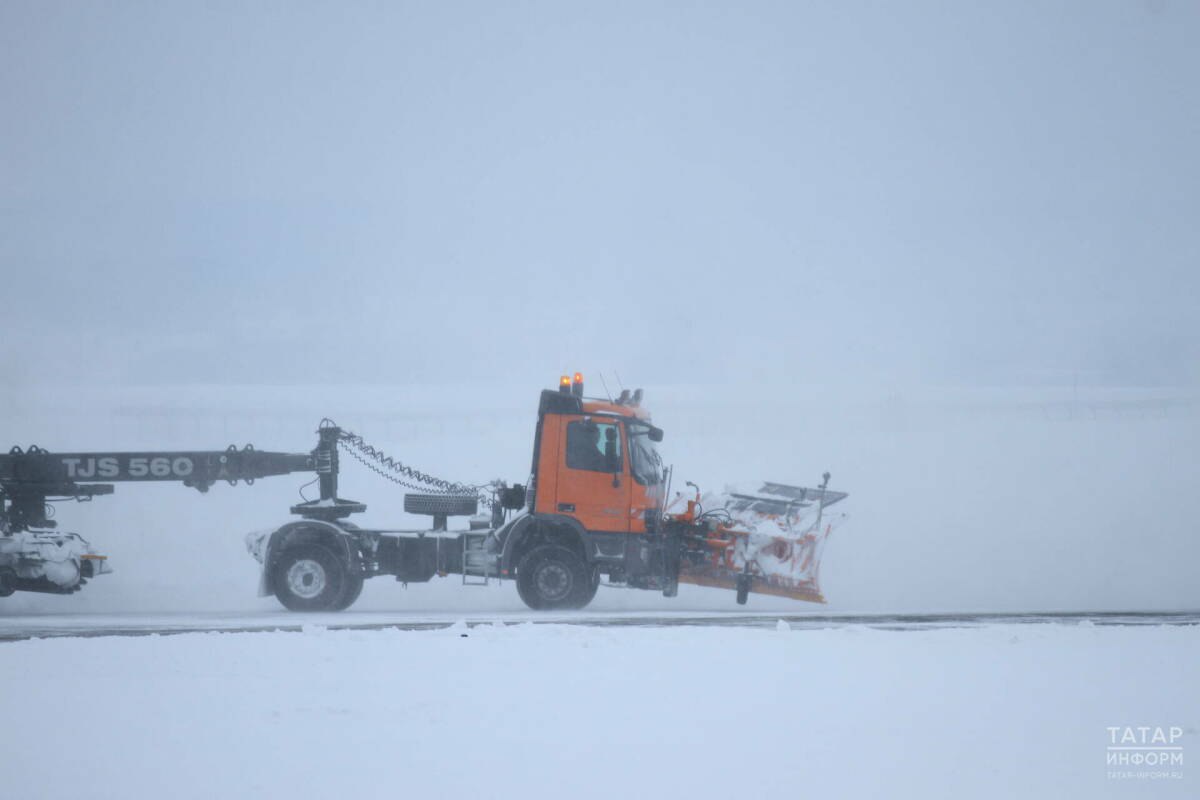 На дорогах регионального значения задействовано 474 единицы снегоуборочной техники