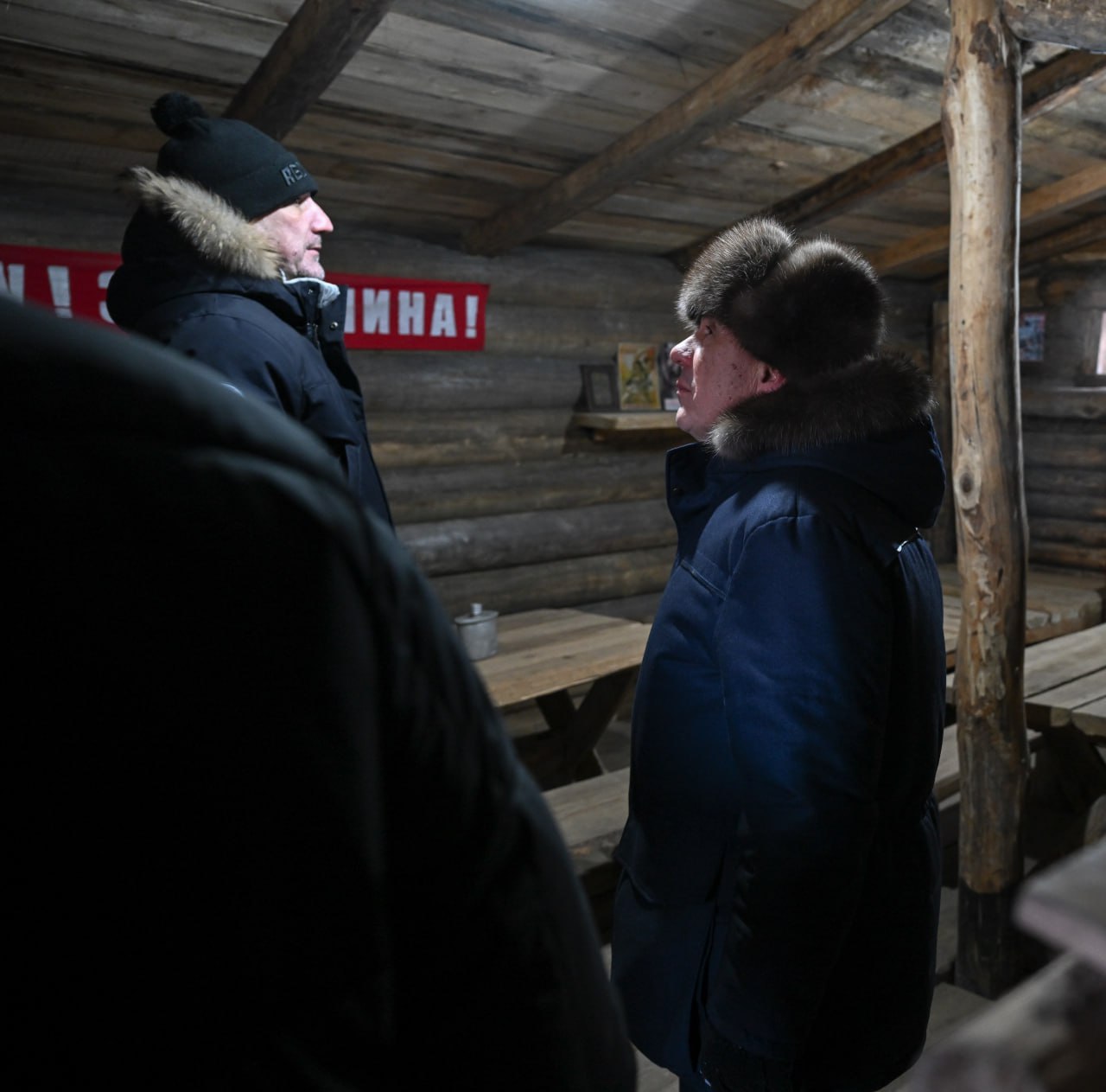 Рустам Минниханов осмотрел копию Албазинского острога и посетил амурский военно-патриотический парк «Патриот» Рустам Минниханов осмотрел копию Албазинского острога и посетил амурский военно-патриотический парк «Патриот»