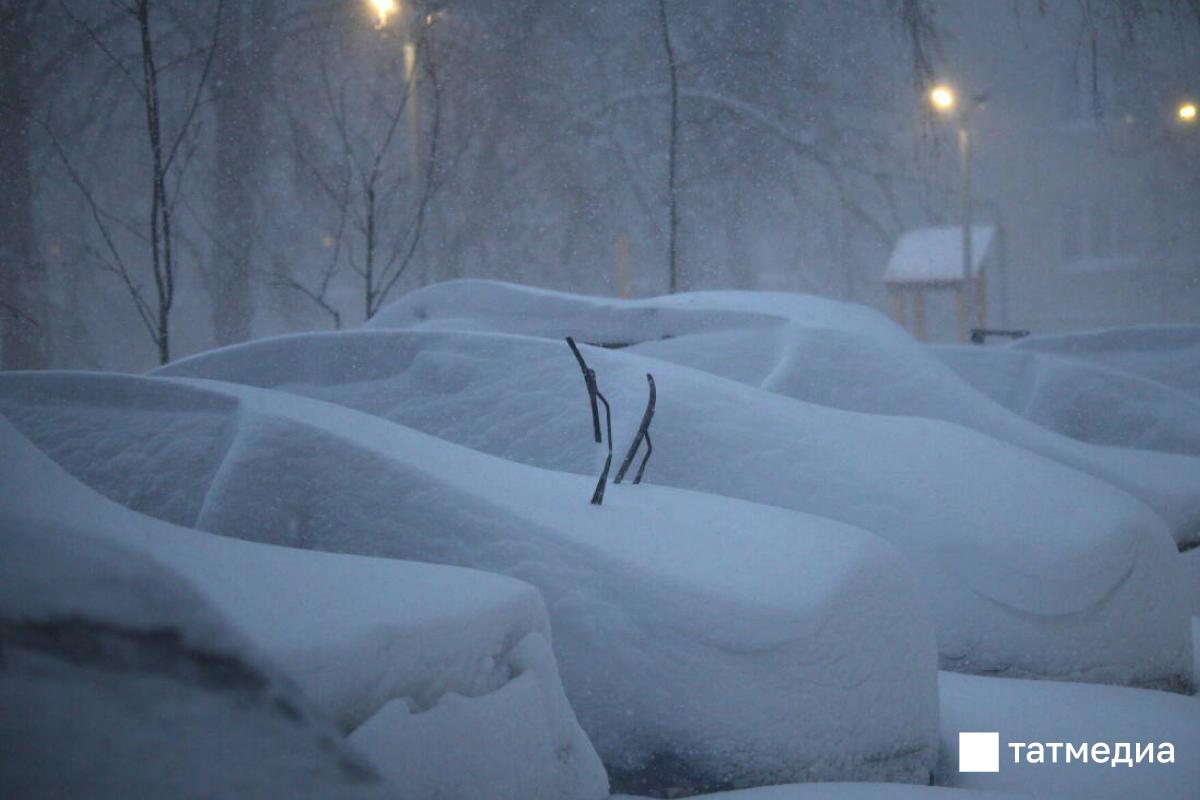 В первый день весны в Татарстане ожидаются сильный снег, метель и гололед