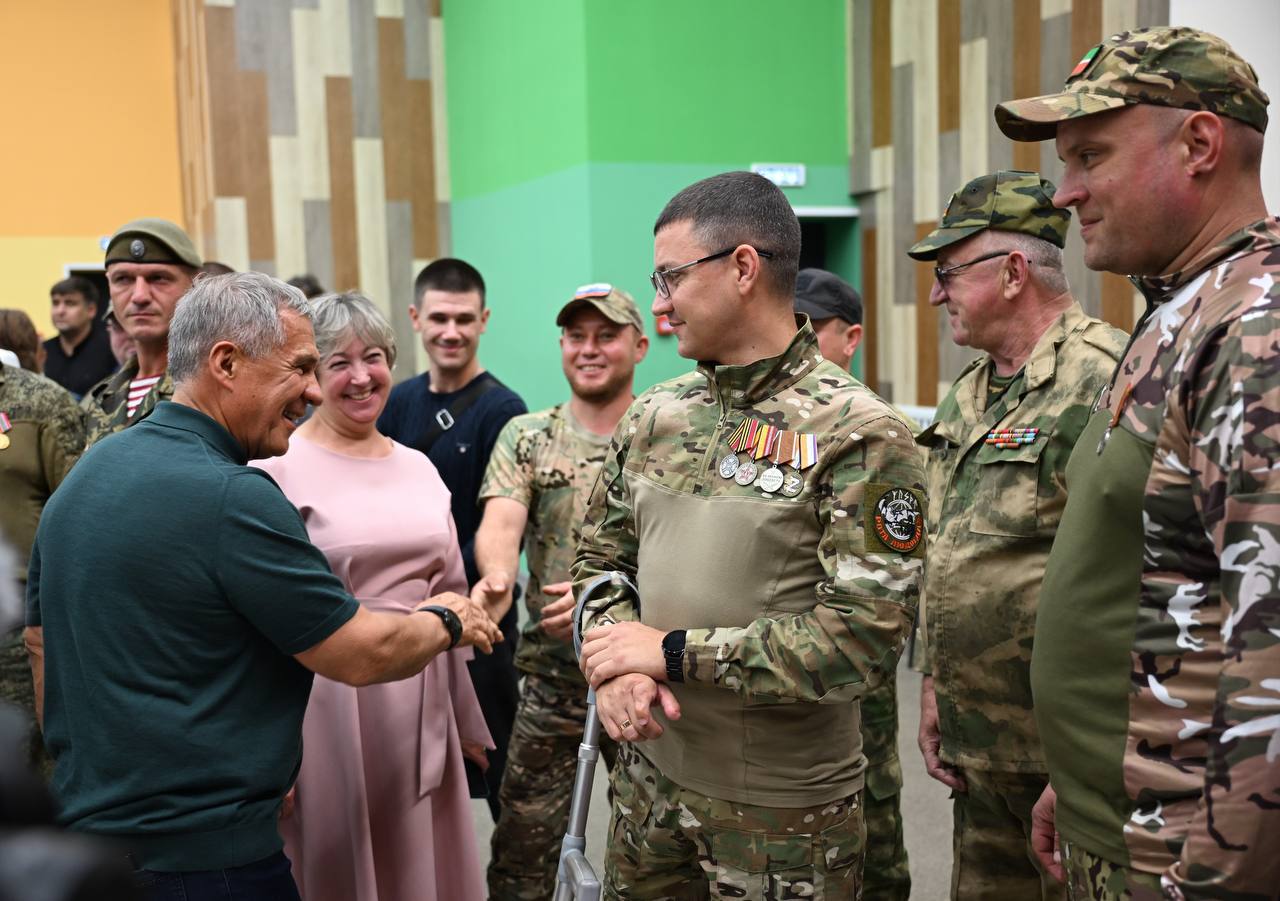 Сегодня поздравления с днем рождения принимает Рустам Нургалиевич Минниханов! Сегодня поздравления с днем рождения принимает Рустам Нургалиевич Минниханов!