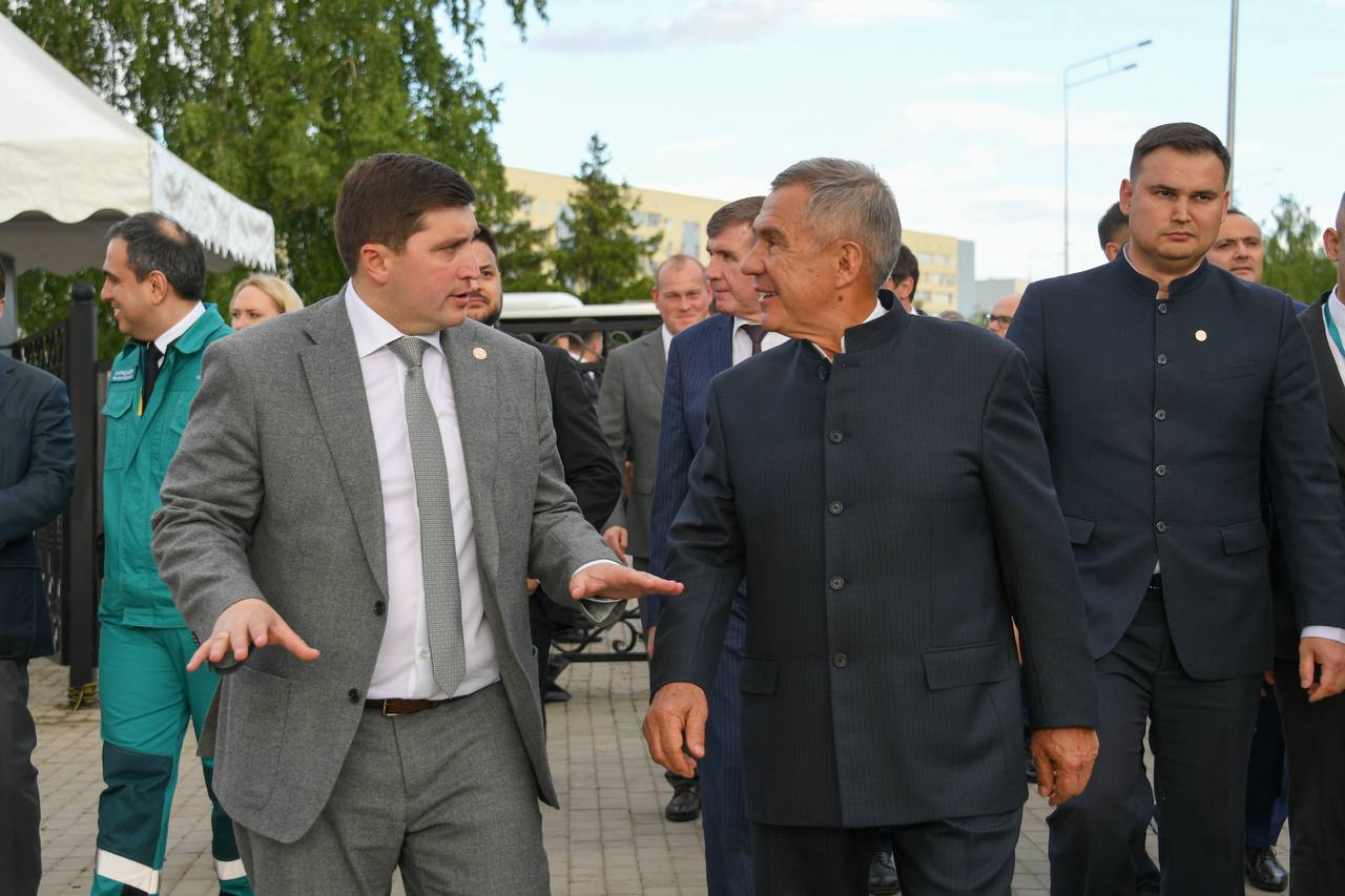 Сегодня поздравления с днем рождения принимает Рустам Нургалиевич Минниханов! Сегодня поздравления с днем рождения принимает Рустам Нургалиевич Минниханов!