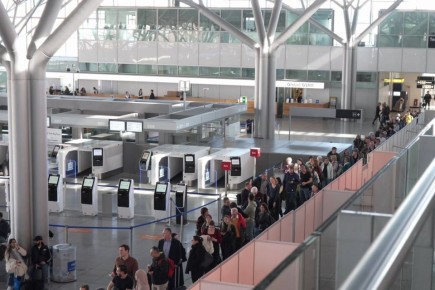 До 8 тысяч российских туристов застряли в третьих странах из-за конфликта на Ближнем Востоке