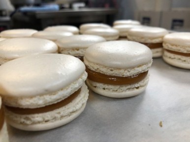 Секреты идеальных макаронс: подготовка теста как искусство