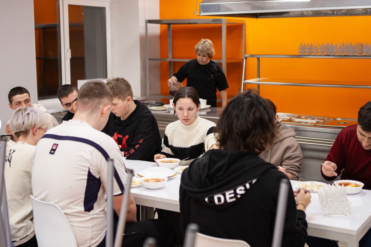 Школьники из Лисичанска и Рубежного начали обучение в школе «Университетская» Елабужского института КФУ Школьники из Лисичанска и Рубежного начали обучение в школе «Университетская» Елабужского института КФУ