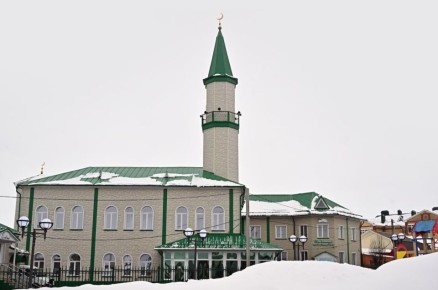 Раис Татарстана посетил центральную мечеть Арска после капремонта