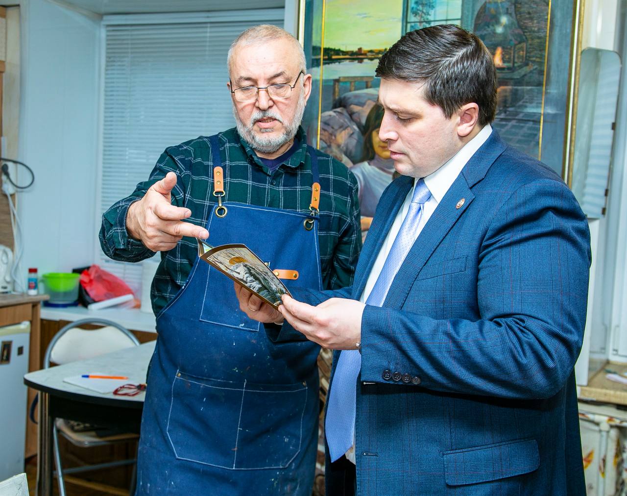 Сегодня после рабочих задач удалось на несколько минут погрузиться в искусство, на встрече с заслуженным деятелем искусств Республики Татарстан, художником Ильдусом Муртазиным