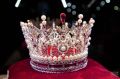 1000 бриллиантов и 500 жемчужин: в Казани показали короны для победительниц «Мисс БРИКС»