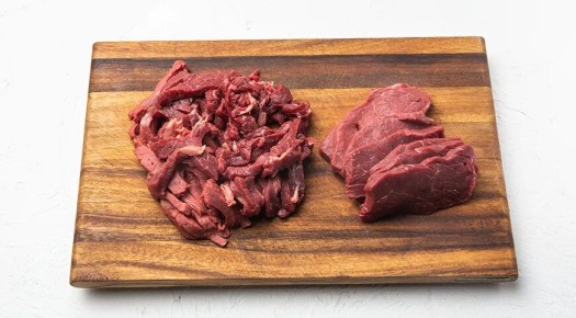 Вкусная поджарка из говядины с луком: простой и быстрый рецепт