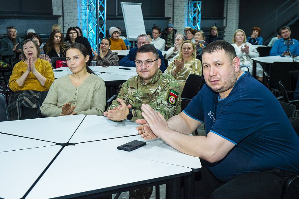 В ЦКИ «База» экспертному сообществу презентовали мастер-план развития Нижнекамска, созданный при поддержке СИБУРа В ЦКИ «База» экспертному сообществу презентовали мастер-план развития Нижнекамска, созданный при поддержке СИБУРа