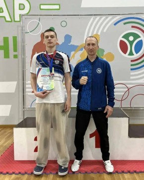 С 13 по 15 марта в спортивной школе №5 Камских Полян состоялось Первенство Приволжского федерального округа по тхэквондо (ВТФ) среди молодёжи — юниоров и юниорок 17–21 года