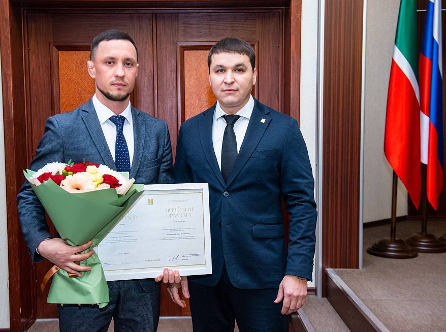 Бывший директор школы №36 Александра Офицерова назначена заместителем руководителя исполкома Нижнекамского района по социальным вопросам Бывший директор школы №36 Александра Офицерова назначена заместителем руководителя исполкома Нижнекамского района по социальным вопросам