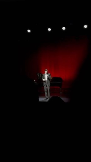 Дмитрий Дюжев моноспектаклем «Евгений Онегин» открыл в Нижнекамске Неделю театров нефтегазохимических городов