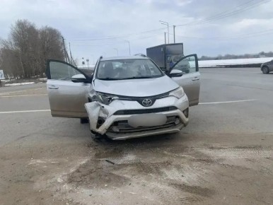 Женщина пострадала при столкновении иномарок на трассе Чистополь — Нижнекамск