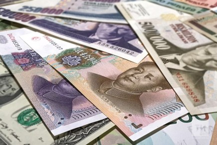 Курсы валют на 1 апреля: рубль укрепляется к доллару и евро