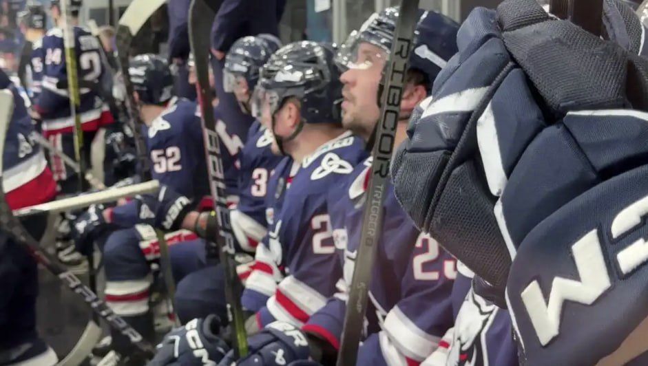 Нижнекамский «Нефтехимик» выбыл из борьбы за Кубок Гагарина, уступив омскому «Авангарду» в пятом матче серии 1/8 финала КХЛ