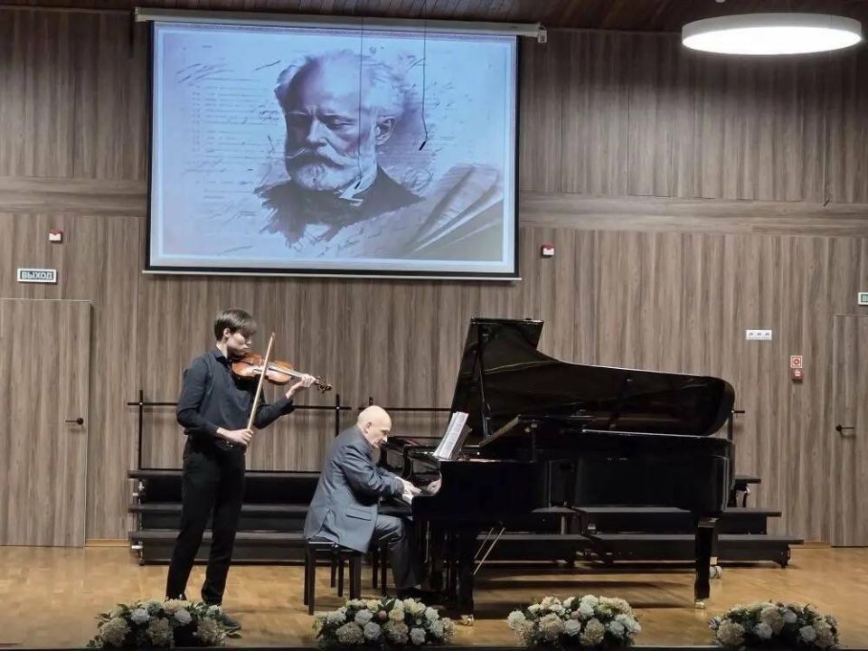 � ������ �������� ������� ��������� ������ � � ����������, ��������� �������� � ����������� �������������