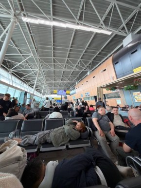 #прислановредакцию. Пассажиры рейса авиакомпании Nordwind, направлявшегося на Пхукет, столкнулись с задержкой вылета более чем на 15 часов