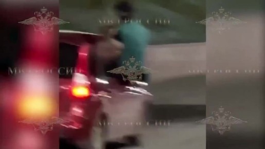 Полицейские в Казани задержали водителя, который ездил по городу, закрыв лобовое стекло флагом Кыргызстана