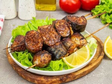 Скумбрия на шпажках: как удивить гостей запечённой рыбкой