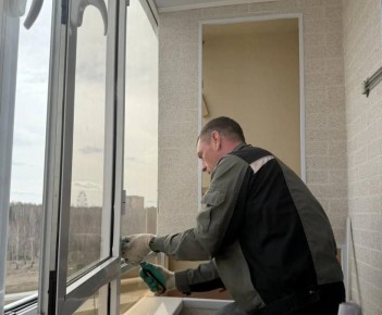 В Нижнекамске успешно подходят к завершению работы по устранению повреждений оконных конструкций, возникших в результате внештатной ситуации на «Нижнекамскнефтехиме»