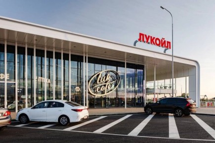 Весна – пора обновления. К майским праздникам МФЗ на 173 км М-12 «Восток» по направлению в Казань, на которой функционирует флагманский автозаправочный комплекс «ЛУКОЙЛ», станет заметно комфортнее