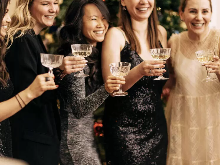 Сколько вина может выпить женщина за вечер: мнение эксперта